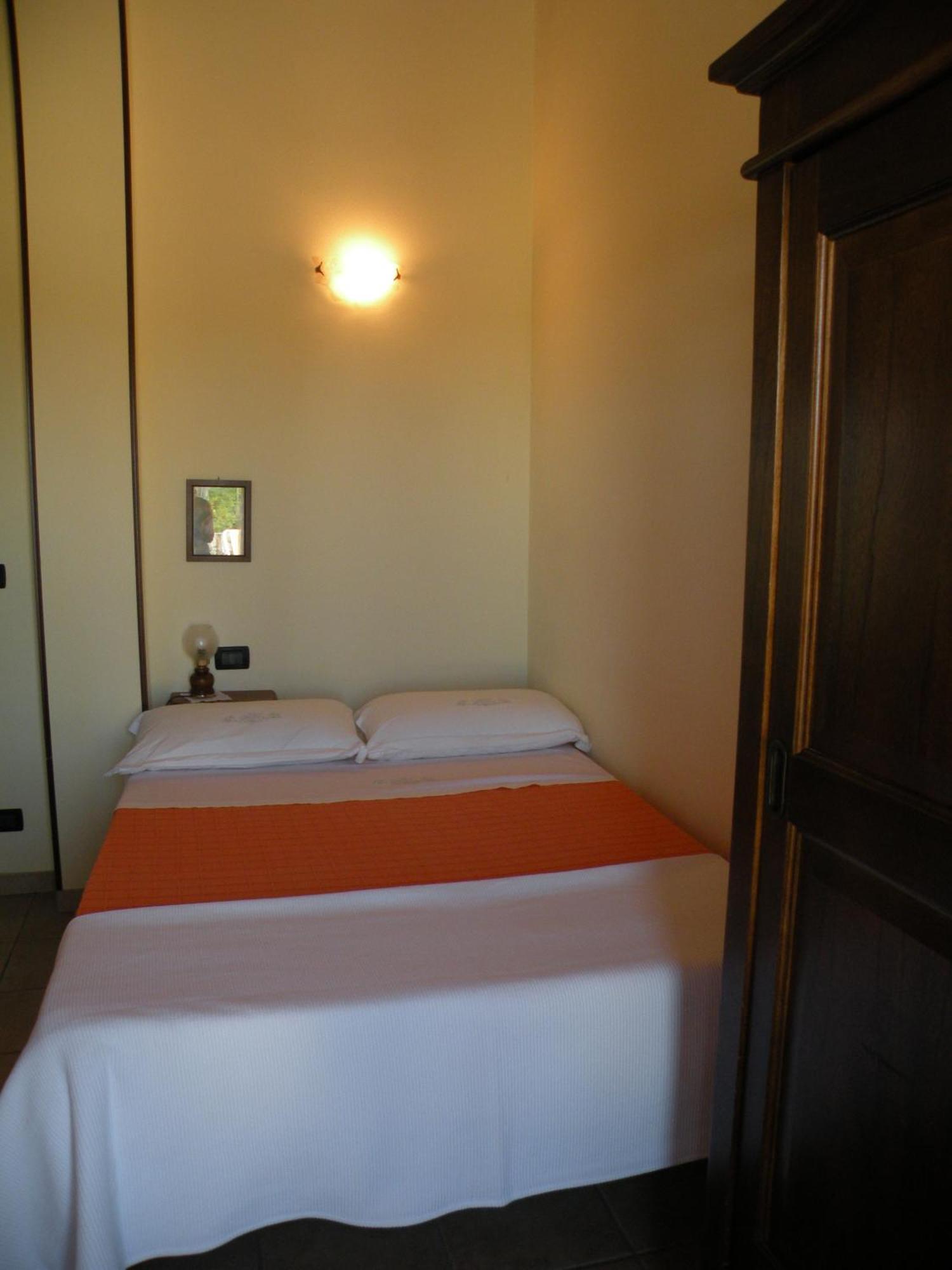 B&B Da Levi Piana Del Sole Rivalta Bormida Rom bilde