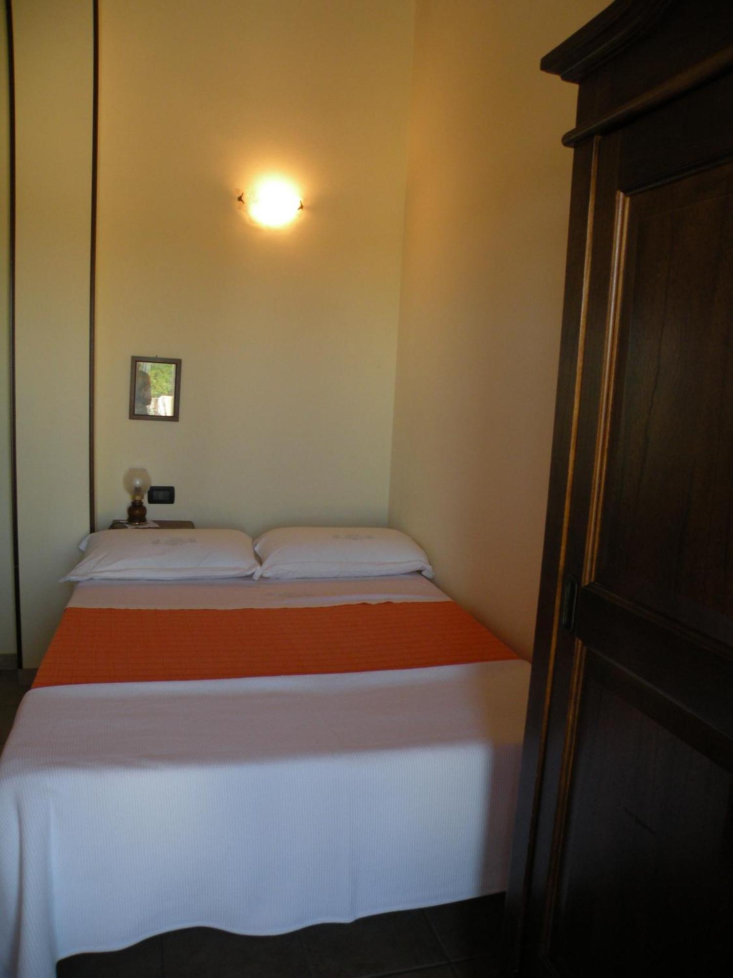B&B Da Levi Piana Del Sole Rivalta Bormida Rom bilde